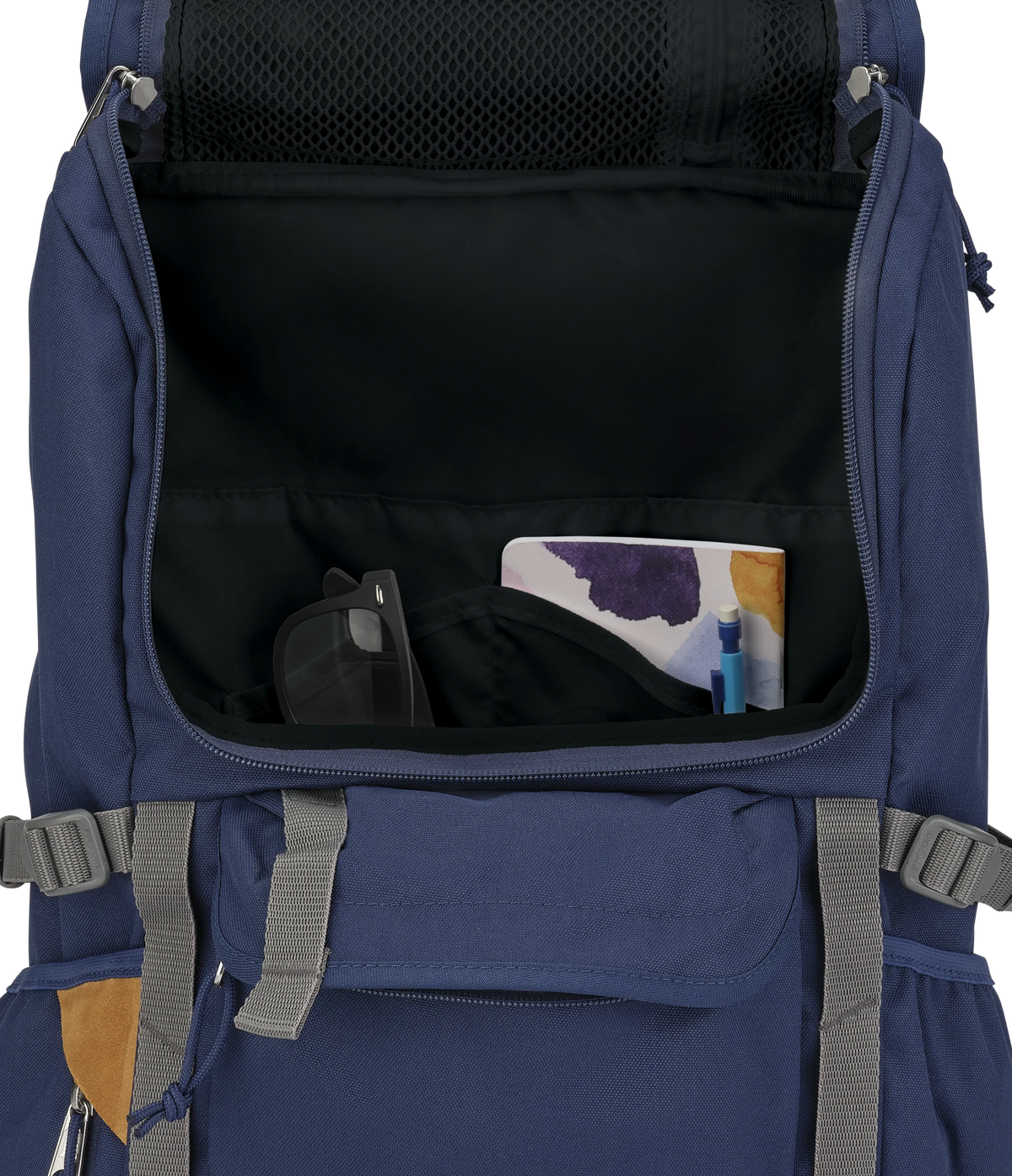 hatchet-backpack-n7 JS0A47J4003-DET3.webp