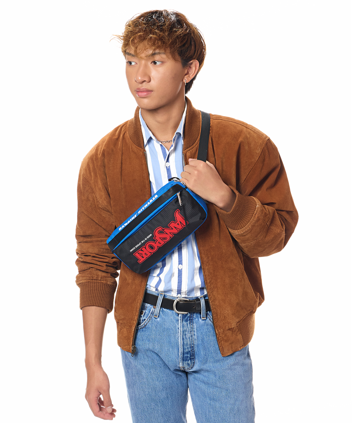washington-waistpack-squawk-radio-w6 JS0A898CA2S-MODEL.png